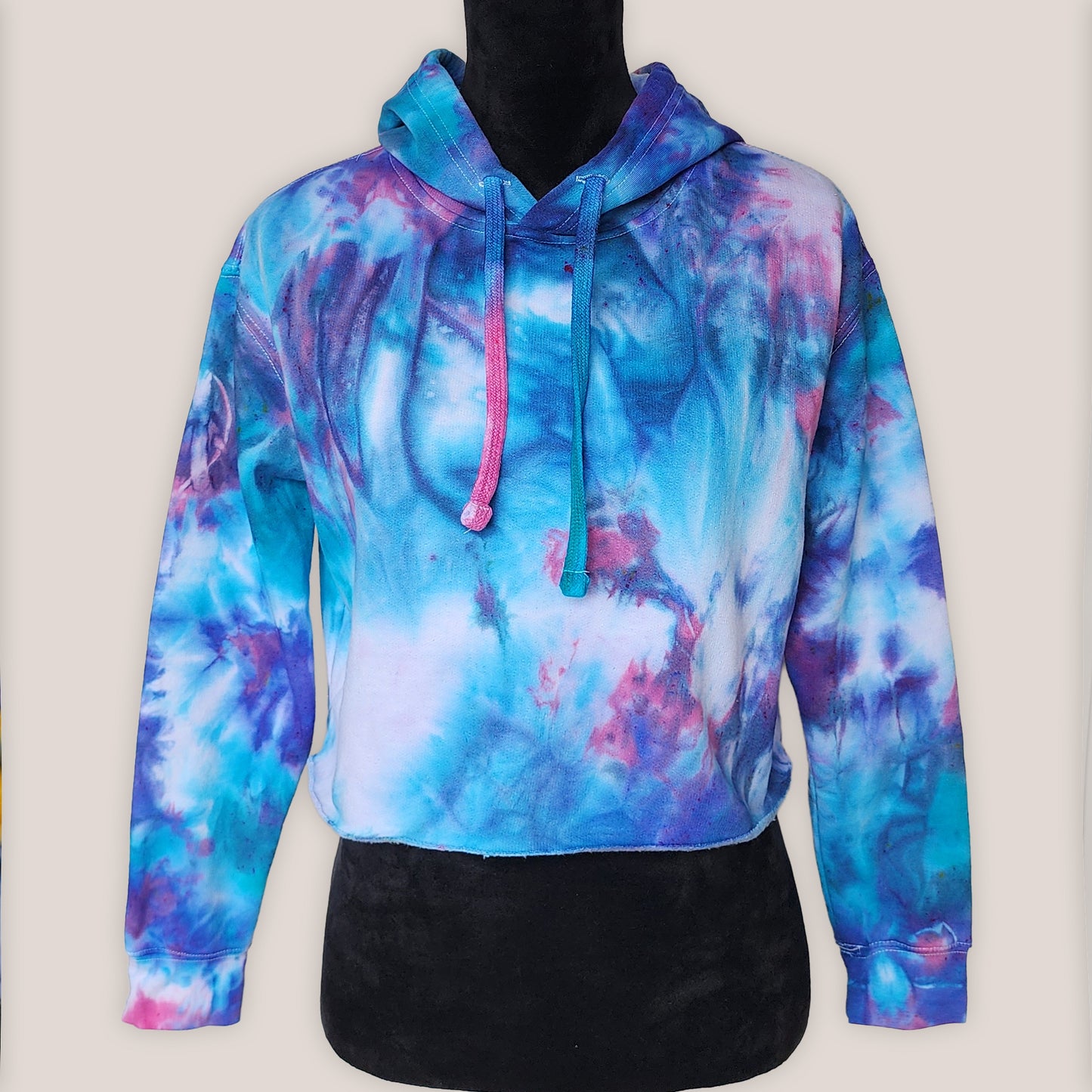 Wisteria Mist Tie Dye Fleece Cropped Hoodie