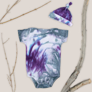 Gray and purple tie dye organic baby bodysuit and baby hat set.