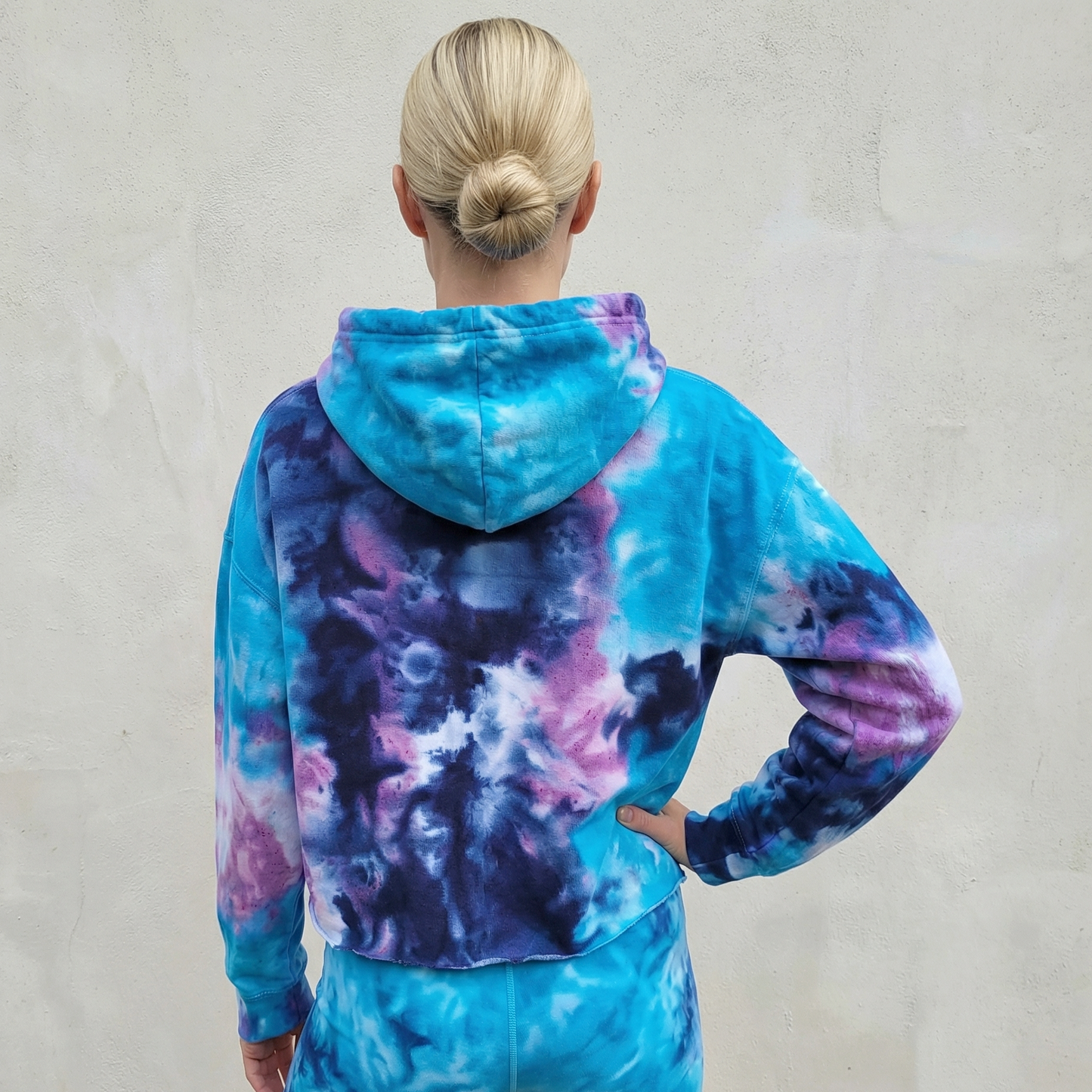 Larkspur Sky Tie Dye Fleece Cropped Hoodie