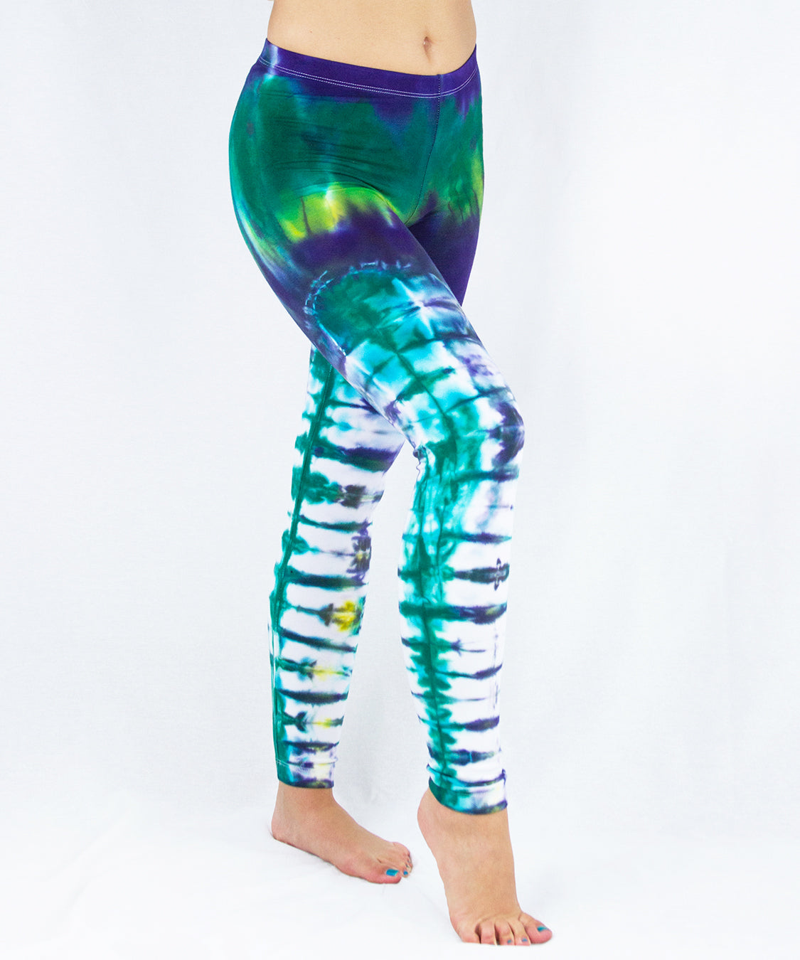 Green tie dye yoga leggings by Akasha Sun.