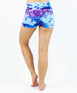 
                
                    Load image into Gallery viewer, Blue + purple tie dye yoga shorts by Akasha Sun.
                
            
