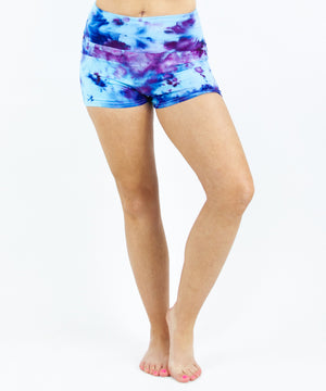 
                
                    Load image into Gallery viewer, Blue + purple tie dye yoga shorts by Akasha Sun.
                
            