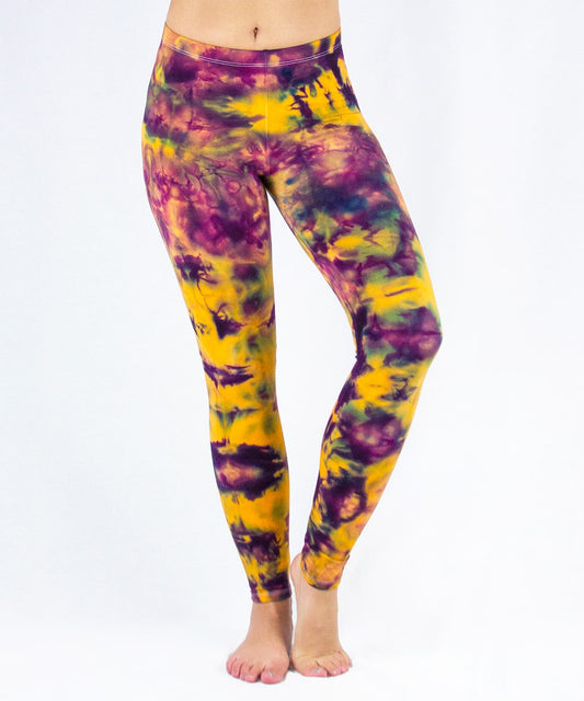 Woman wearing a pair of cotton tie dye leggings by Akasha Sun.