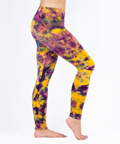 Woman wearing a pair of cotton tie dye leggings by Akasha Sun.