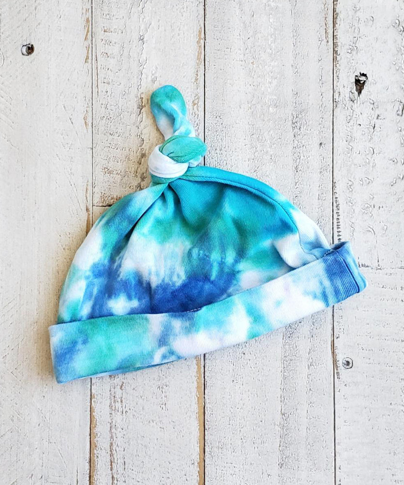 
                
                    Load image into Gallery viewer, Lake Blue Tie Dye Organic Baby Hat
                
            