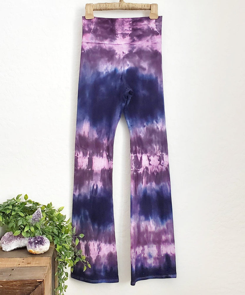 
                
                    Load image into Gallery viewer, Sand Dune Sunset Tie Dye Yoga Pants
                
            